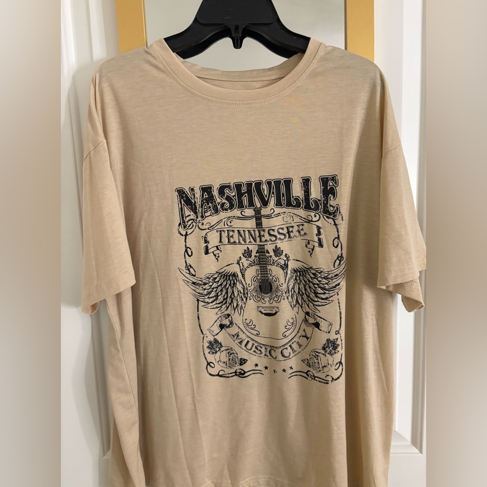 Nashville Graphic Tan woman’s t-shirt